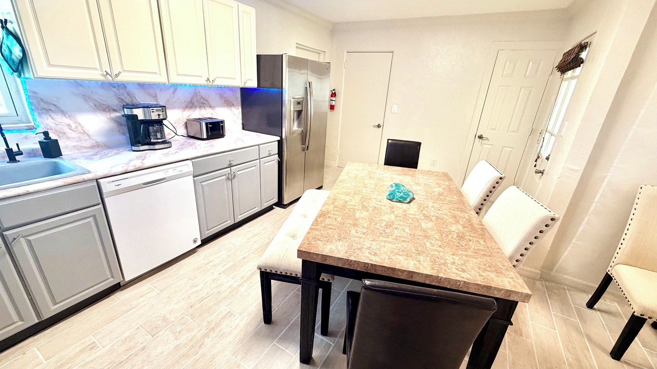 Photo of Others in Gulf Gate Estates