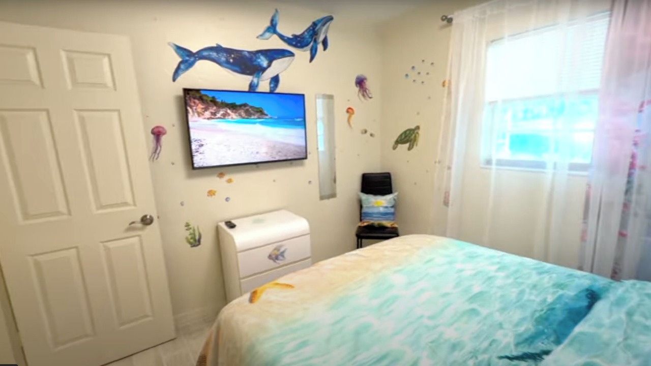 Photo of Bedroom in Gulf Gate Estates