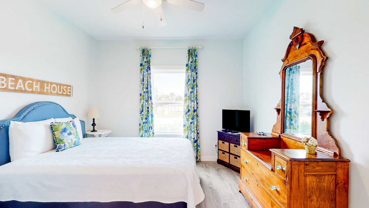 Photo of Bedroom in Butler Beach
