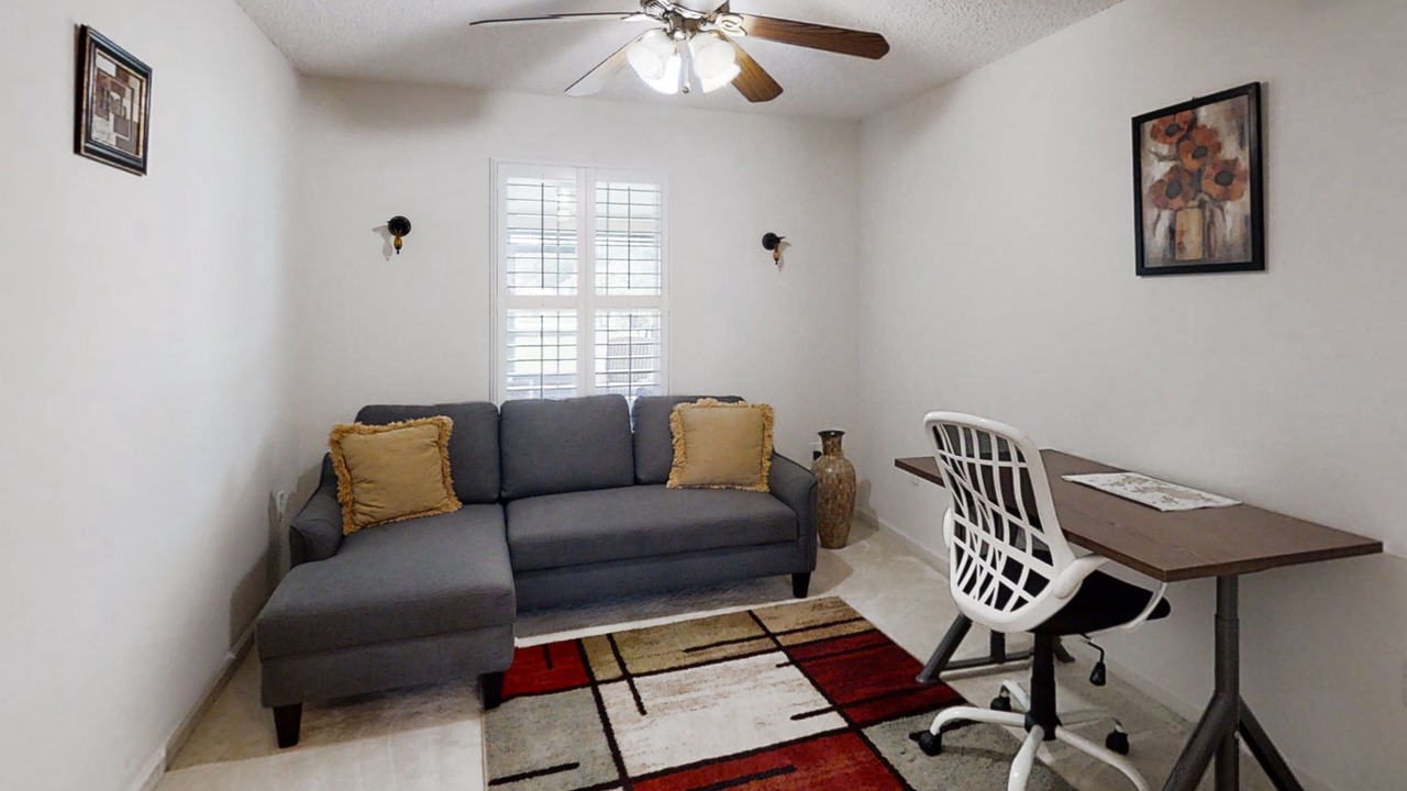 Photo of Livingroom in Westside