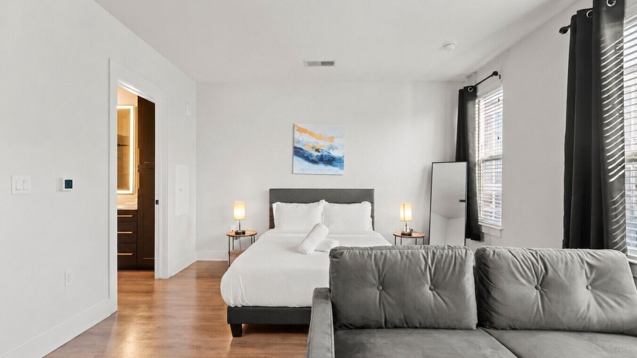 Photo of Livingroom in North Hyde Park
