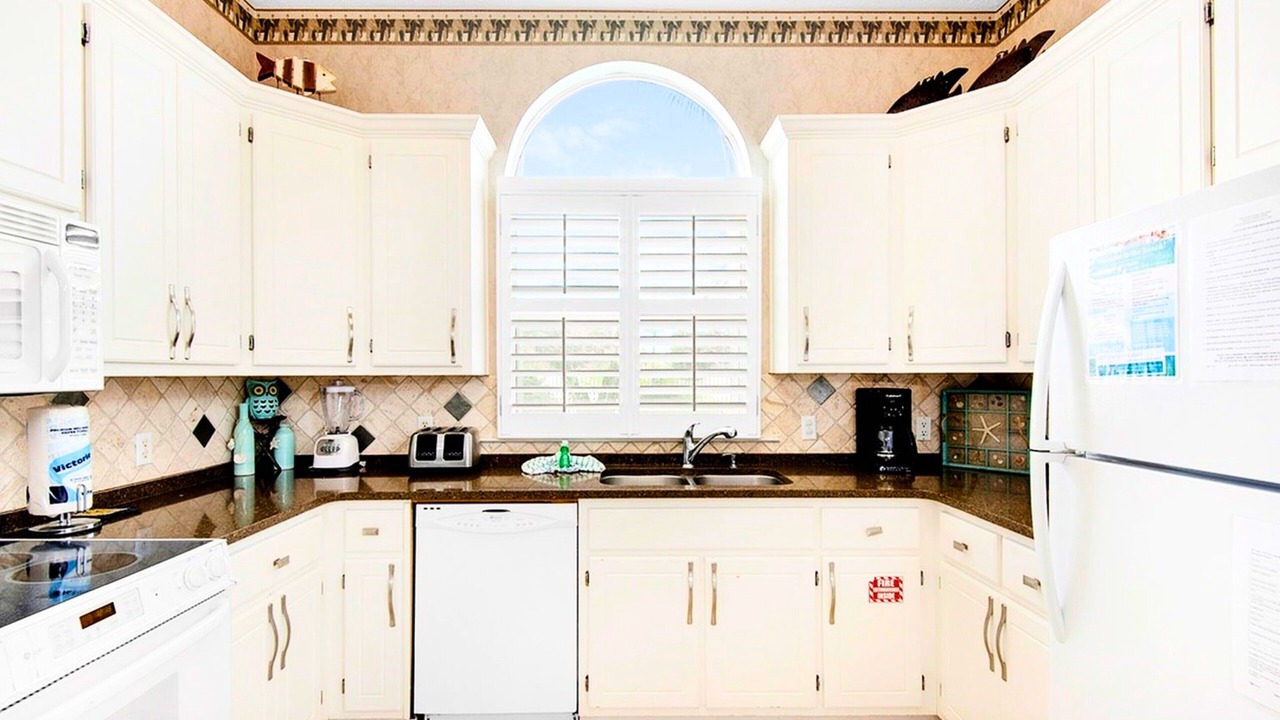 Photo of Kitchen in Avalon Beach Estates