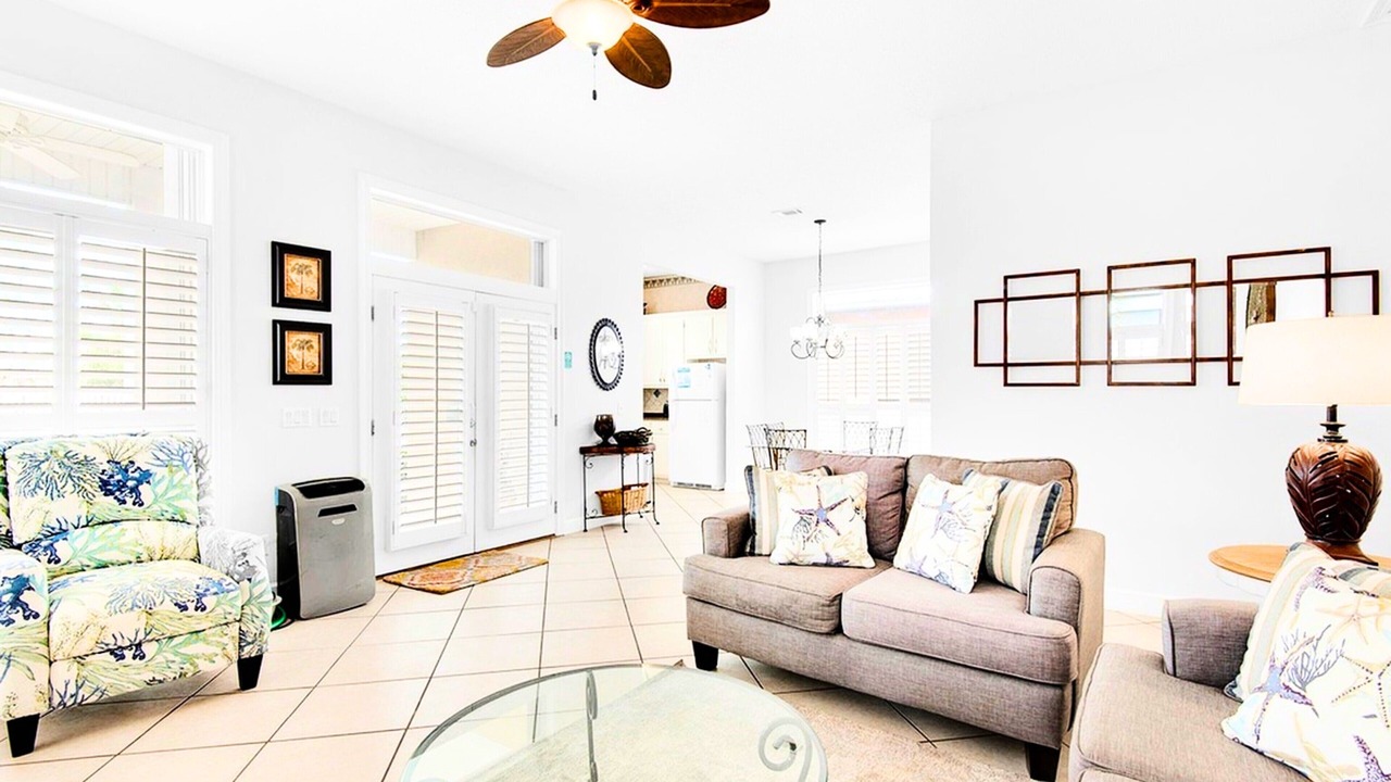 Photo of Livingroom in Avalon Beach Estates