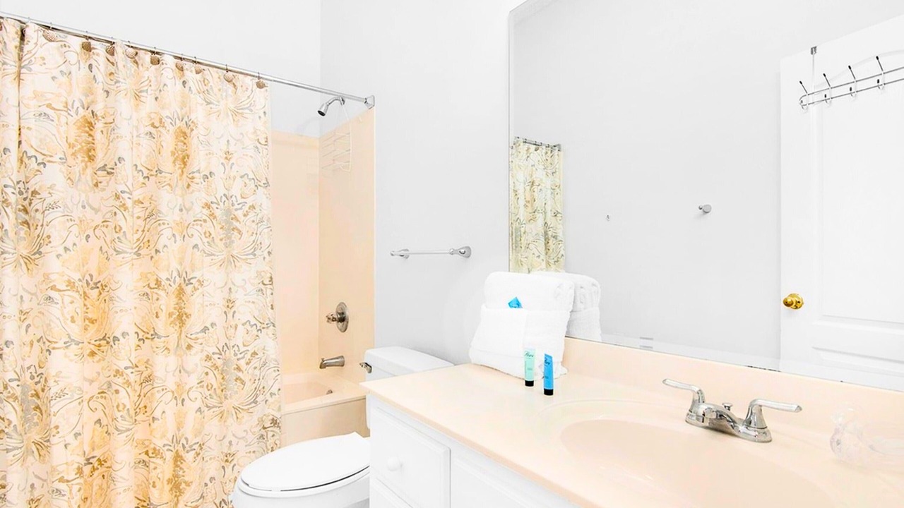 Photo of Bathroom in Avalon Beach Estates