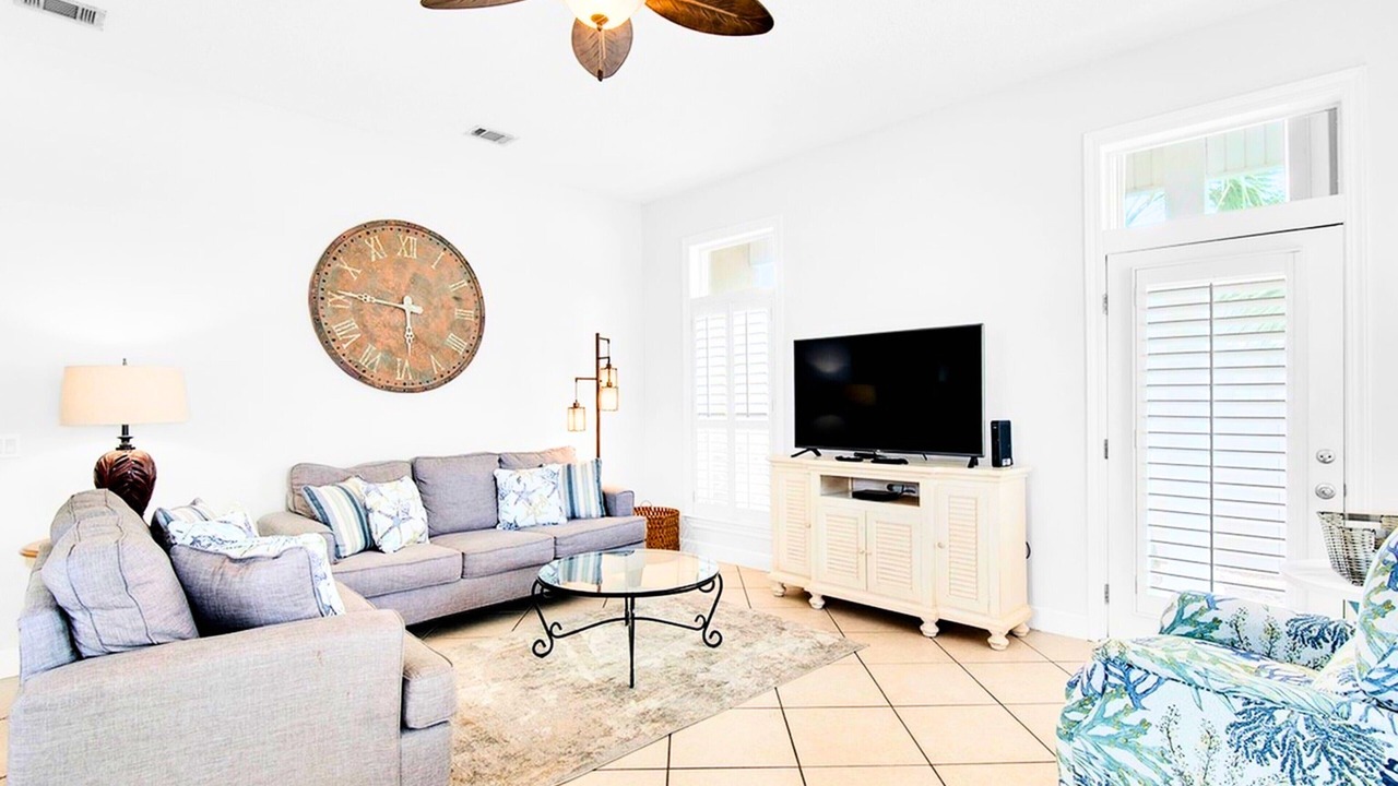 Photo of Livingroom in Avalon Beach Estates