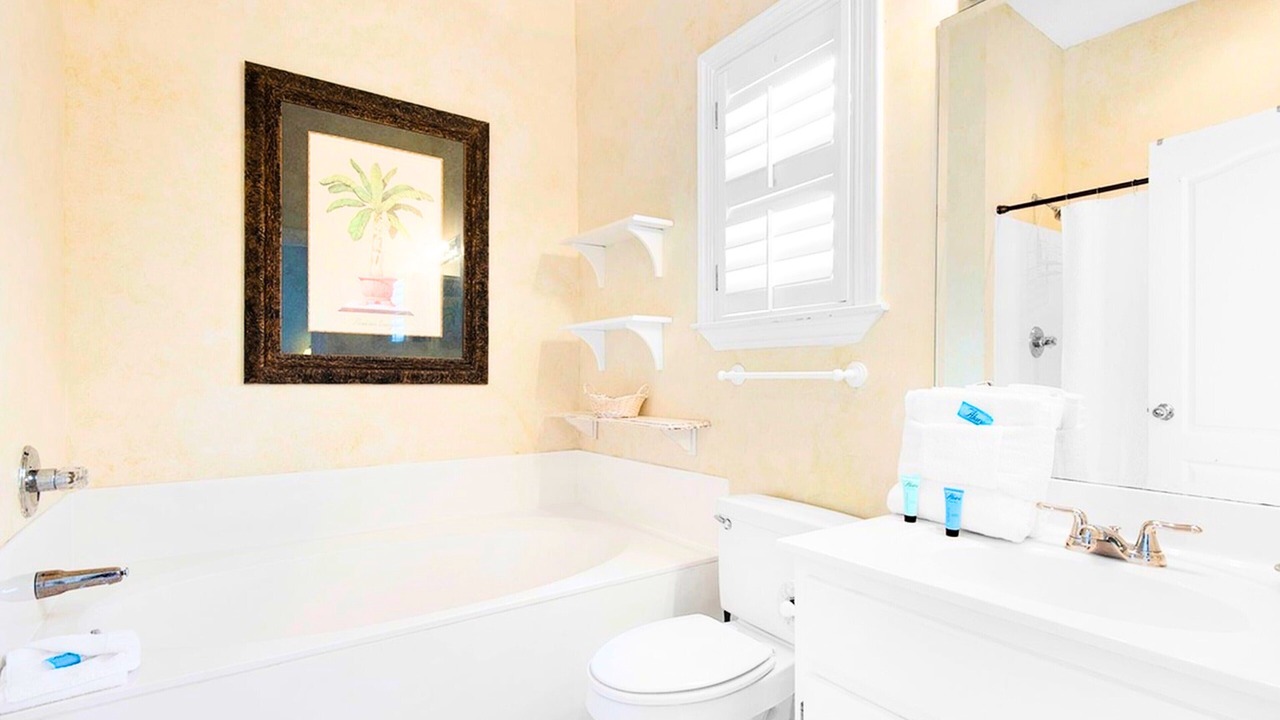 Photo of Bathroom in Avalon Beach Estates