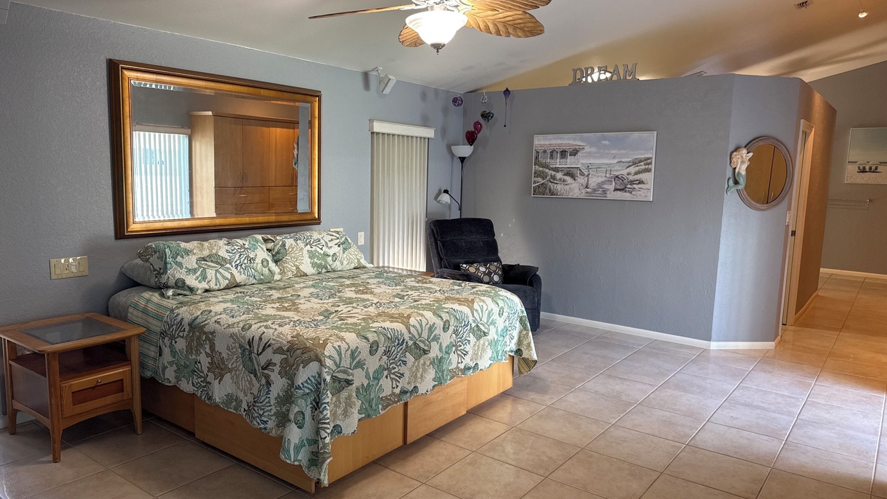 Photo of Bedroom in Seminole