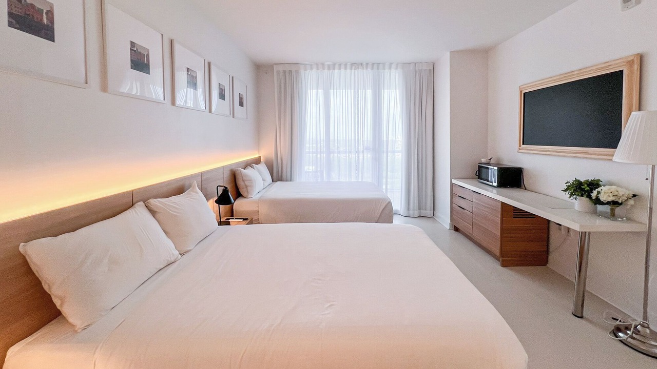 Photo of Bedroom in Hallandale Beach