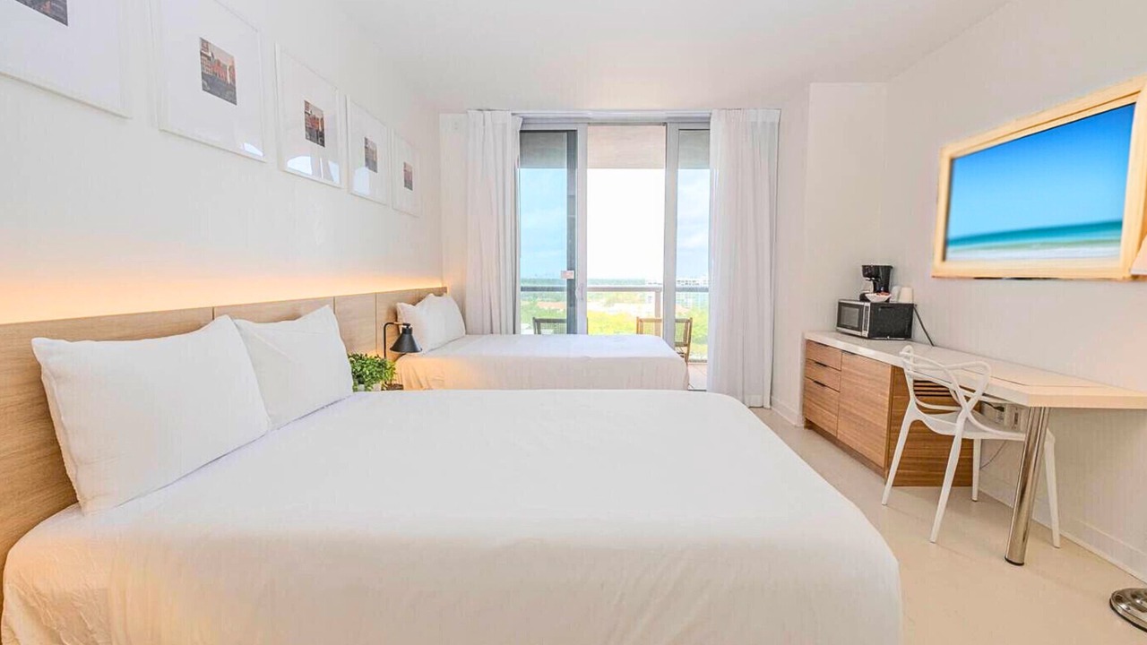 Photo of Bedroom in Hallandale Beach