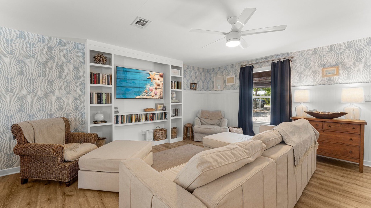 Photo of Livingroom in Gulfview Heights