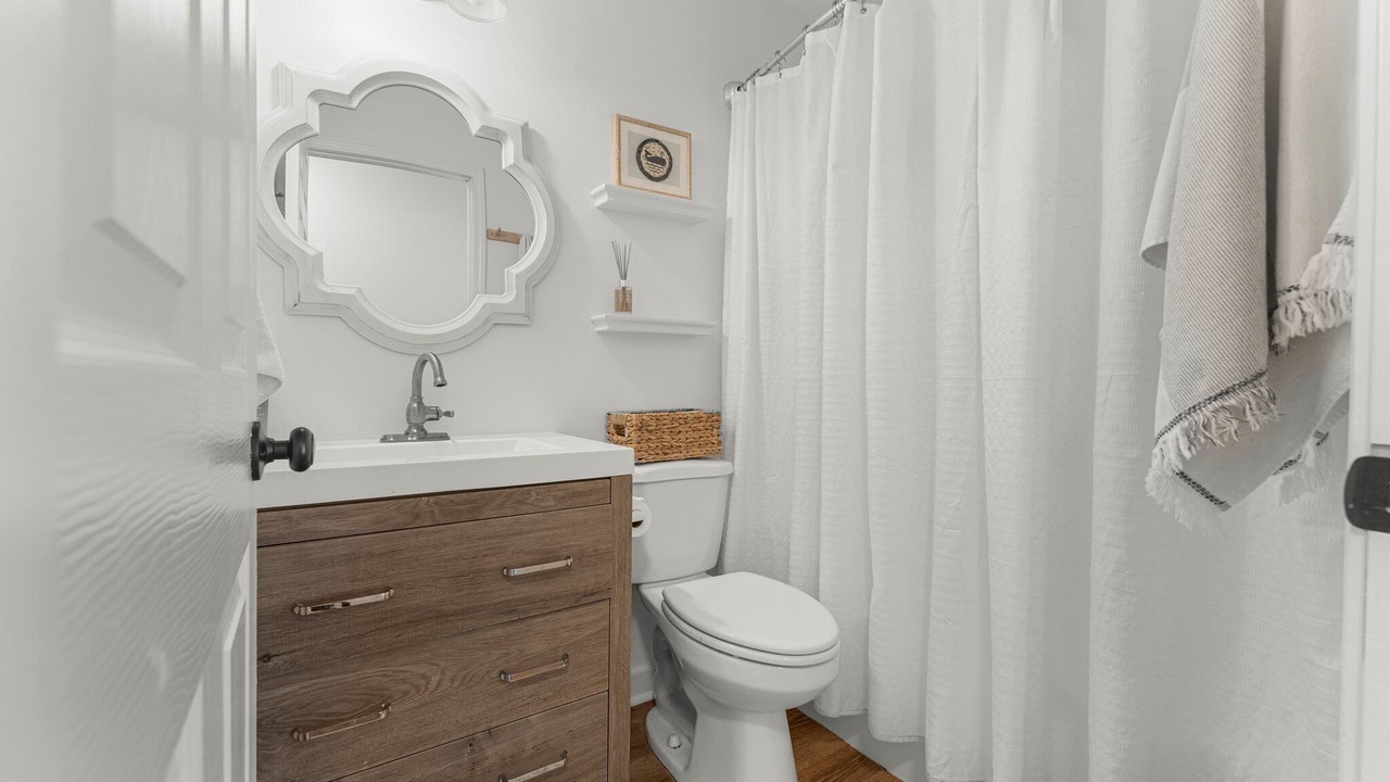 Photo of Bathroom in Gulfview Heights