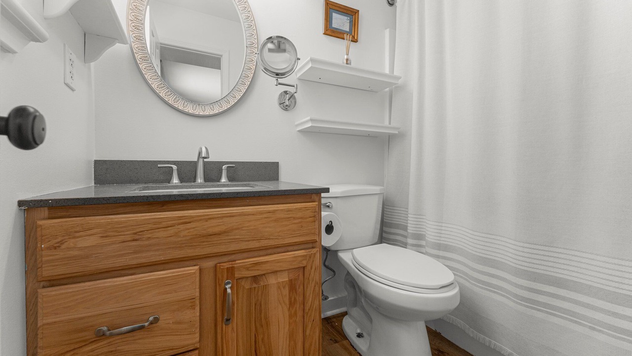 Photo of Bathroom in Gulfview Heights