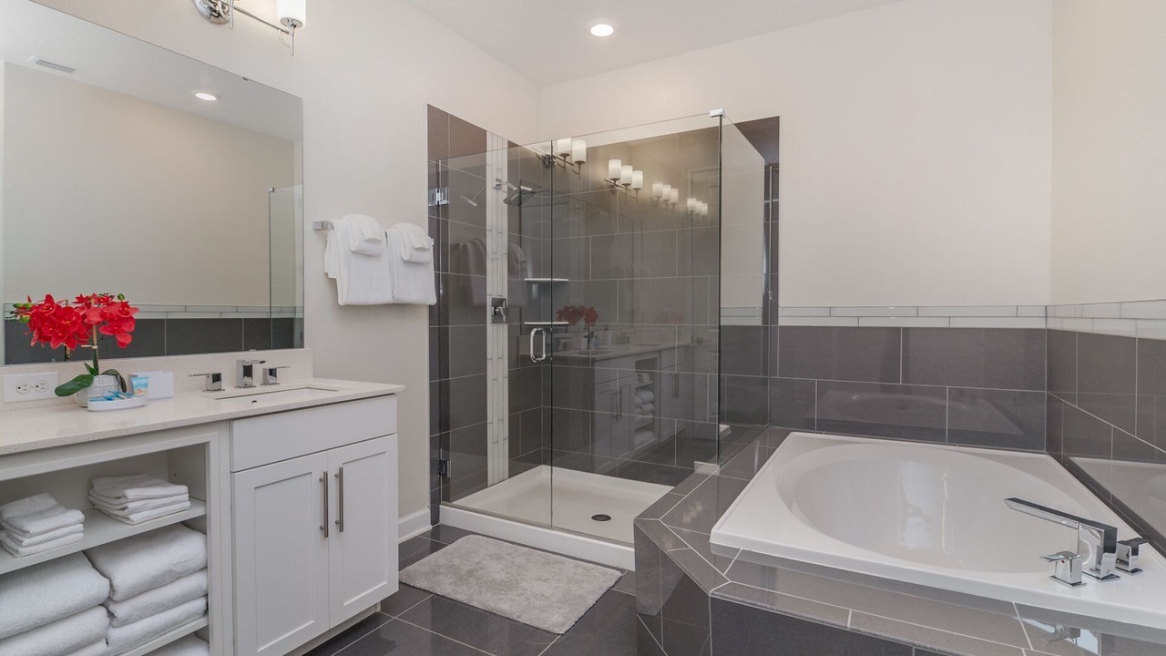 Photo of Bathroom in Bay Lake