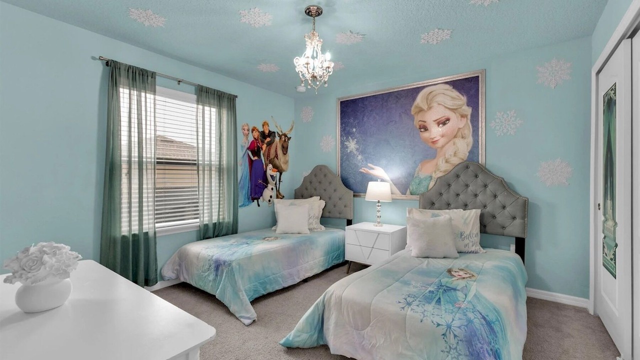 Photo of Bedroom in Bay Lake