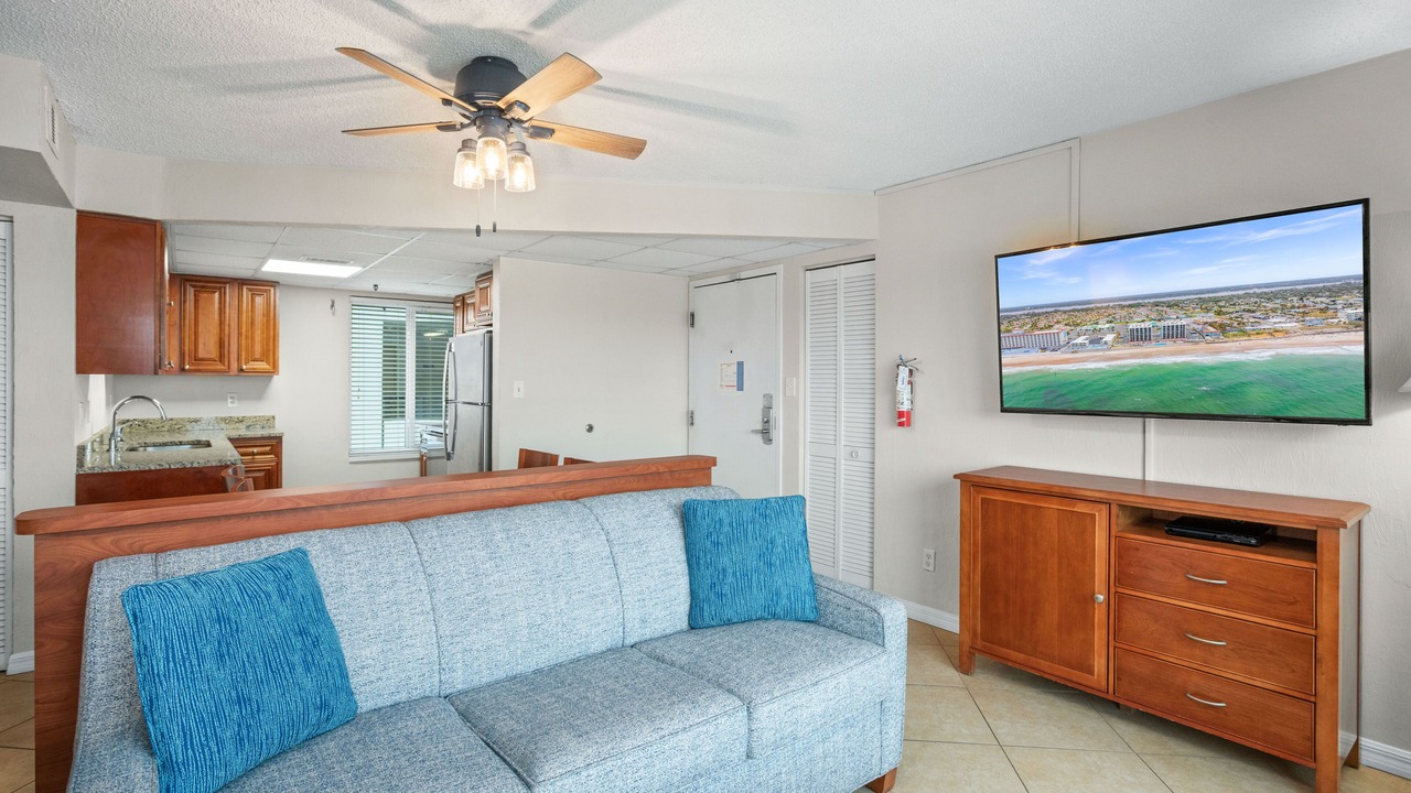 Photo of Livingroom in Ormond Shores