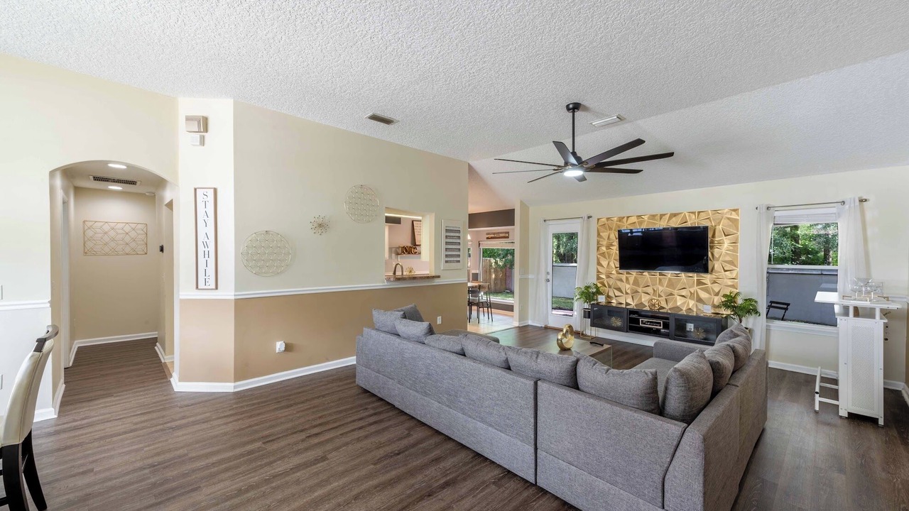 Photo of Livingroom in Oak Hill