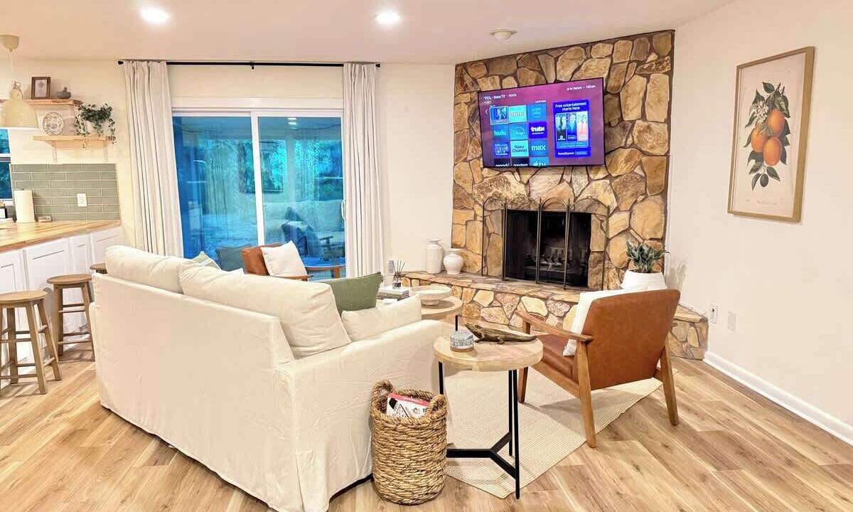Photo of Livingroom in Gainesville