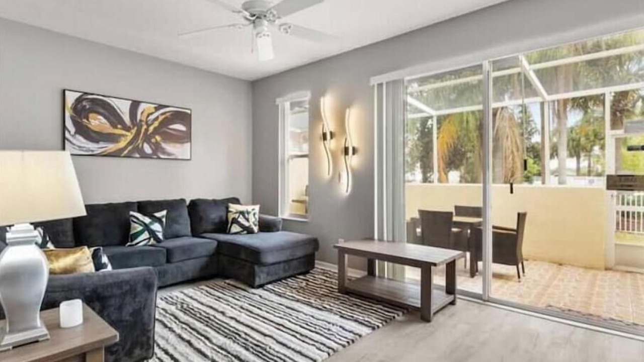 Photo of Livingroom in Eagle Pointe South