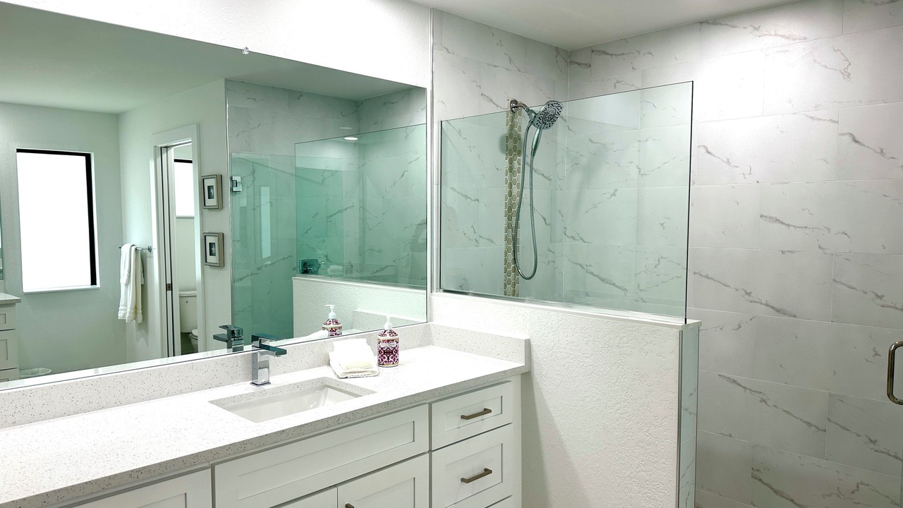 Photo of Bathroom in Trafalgar