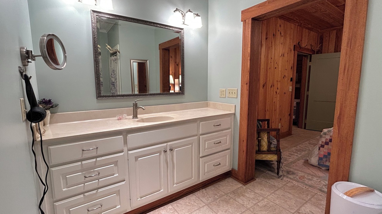 Photo of Bathroom in Moultrie