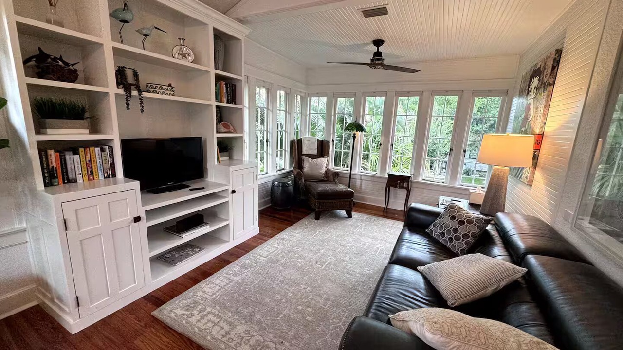 Photo of Livingroom in Historic Old Northeast