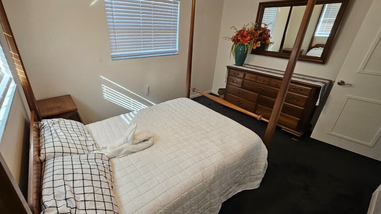 Photo of Bedroom in Englewood East