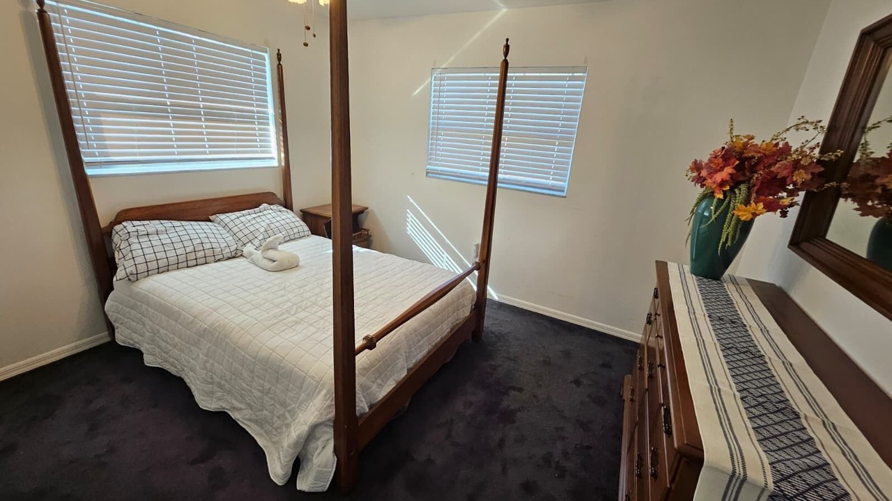 Photo of Bedroom in Englewood East