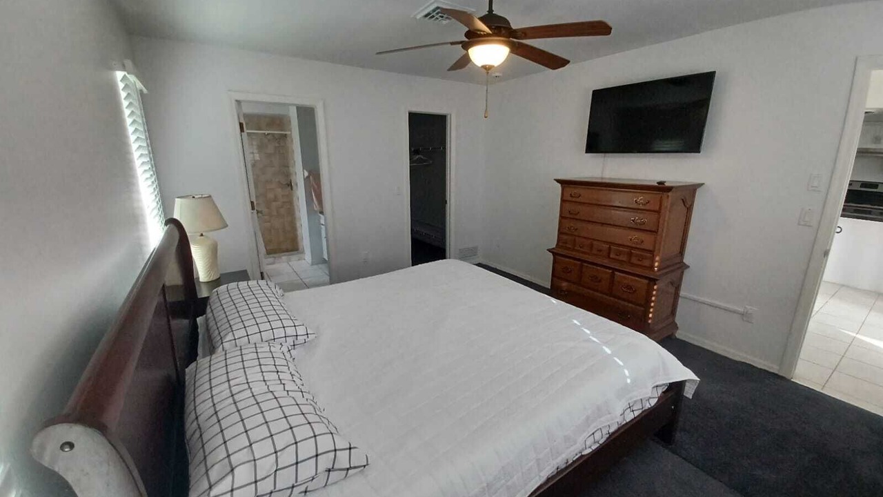 Photo of Bedroom in Englewood East