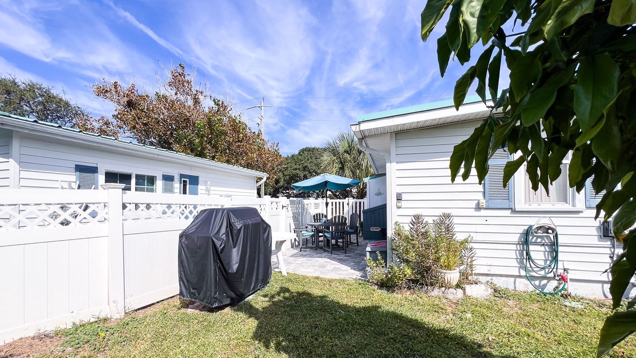 Photo of Patio Balcony in Crescent Beach