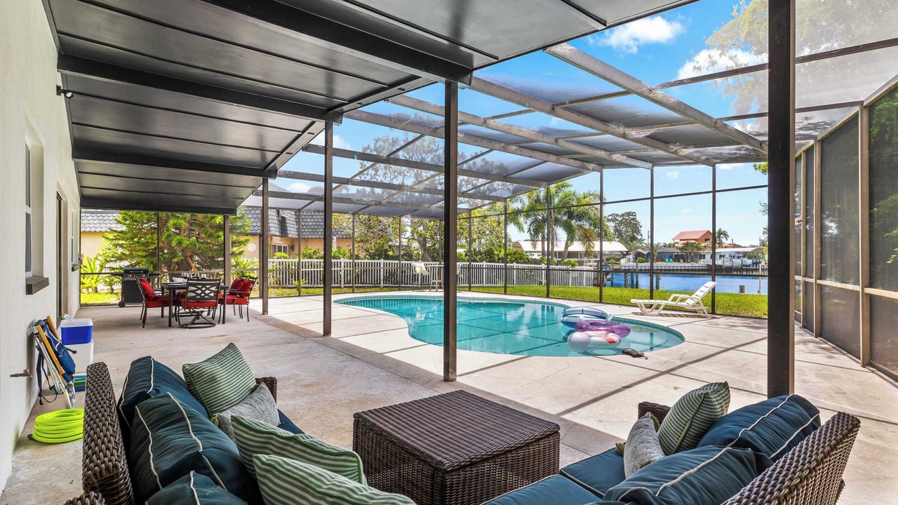 Photo of Outdoor in Harbor Hills