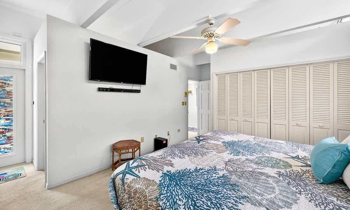 Photo of Bedroom in Redington Beach