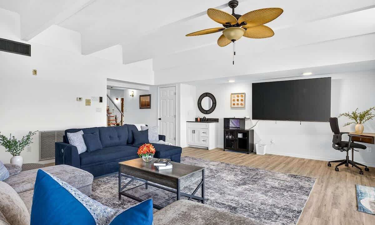 Photo of Livingroom in Redington Beach