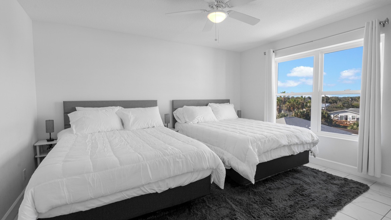 Photo of Bedroom in Crescent Beach
