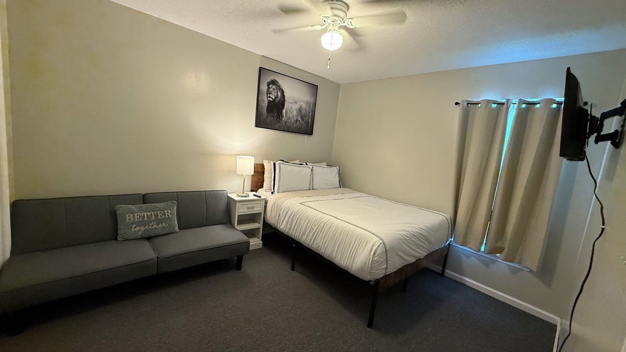 Photo of Bedroom in Valdosta