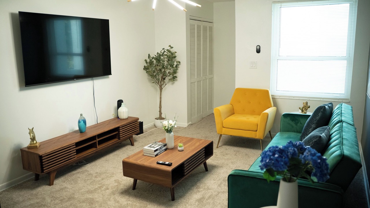 Photo of Livingroom in Fairoaks Manhattan Manor