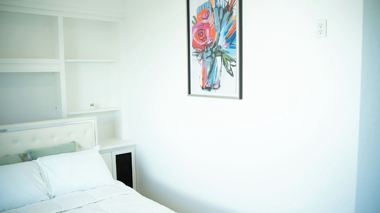 Photo of Bedroom in Fairoaks Manhattan Manor