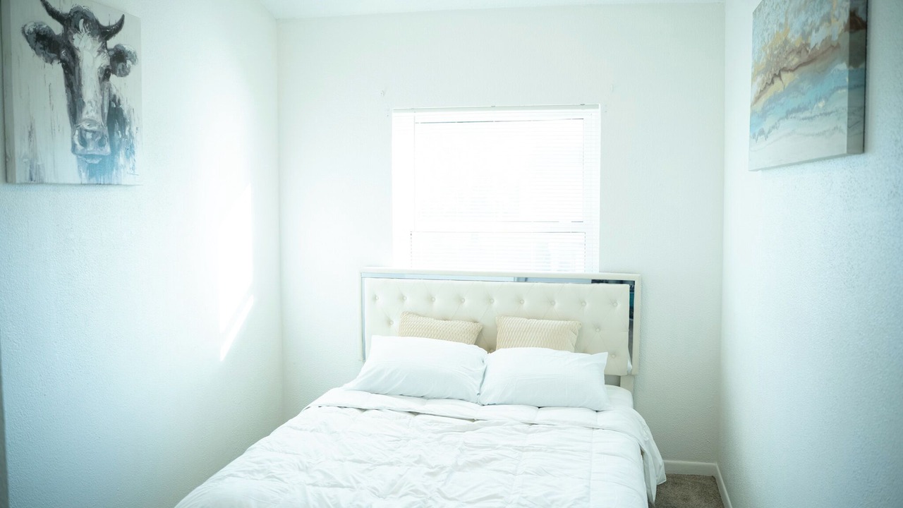 Photo of Bedroom in Fairoaks Manhattan Manor