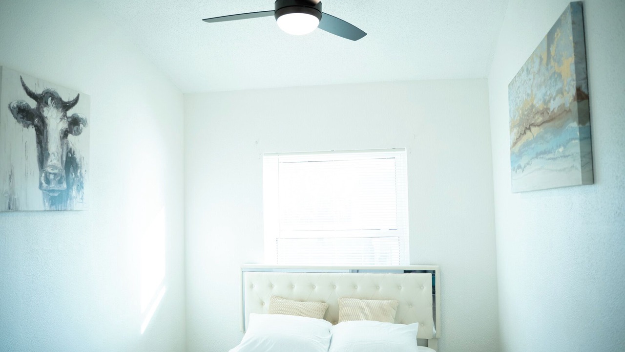 Photo of Bedroom in Fairoaks Manhattan Manor