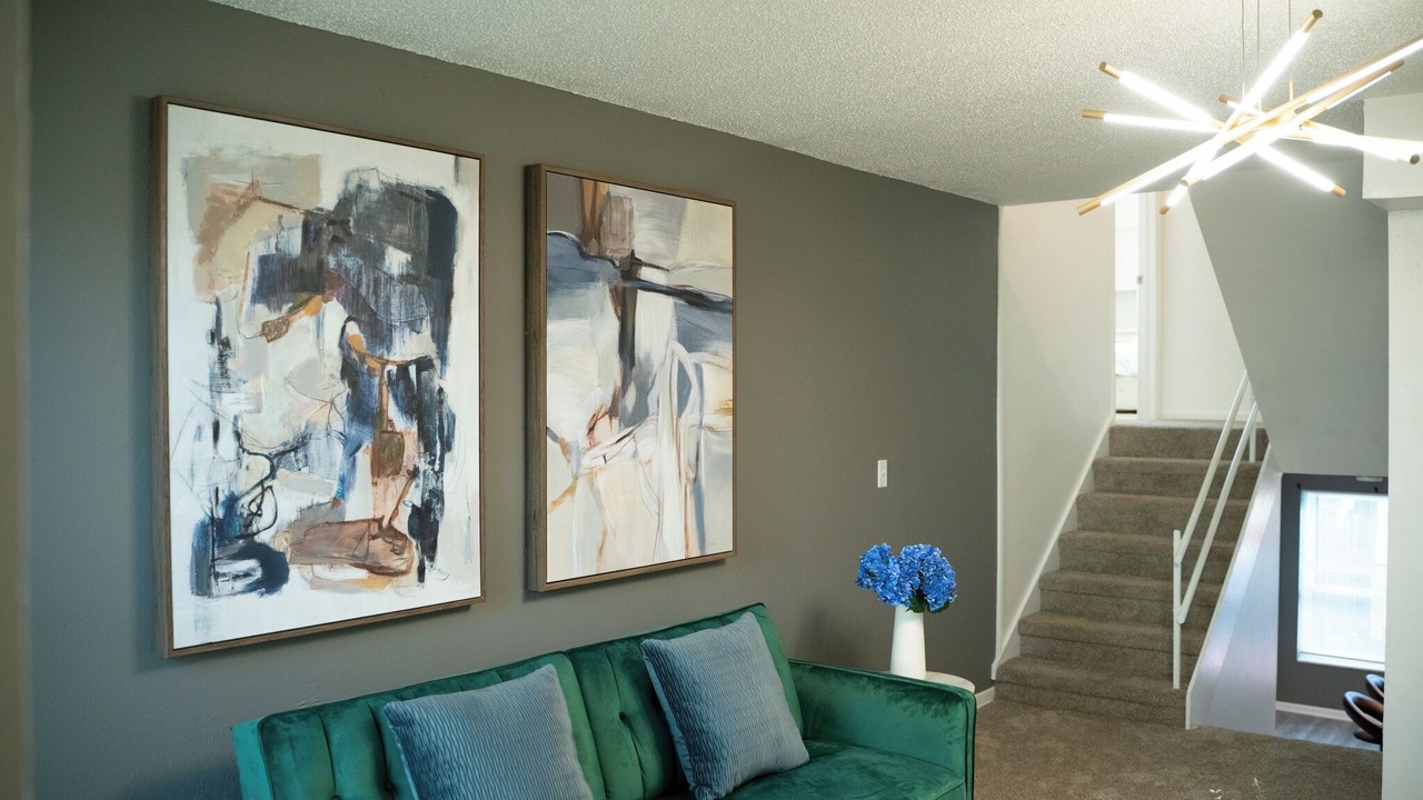 Photo of Livingroom in Fairoaks Manhattan Manor