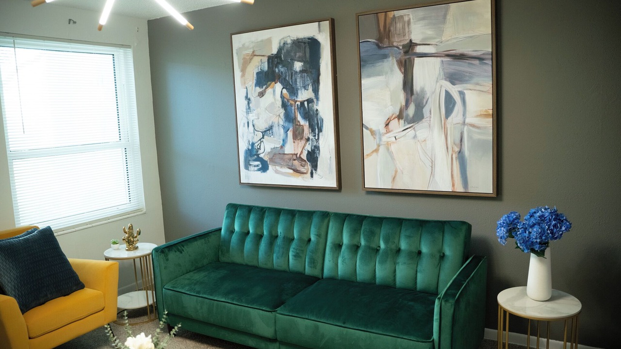 Photo of Livingroom in Fairoaks Manhattan Manor