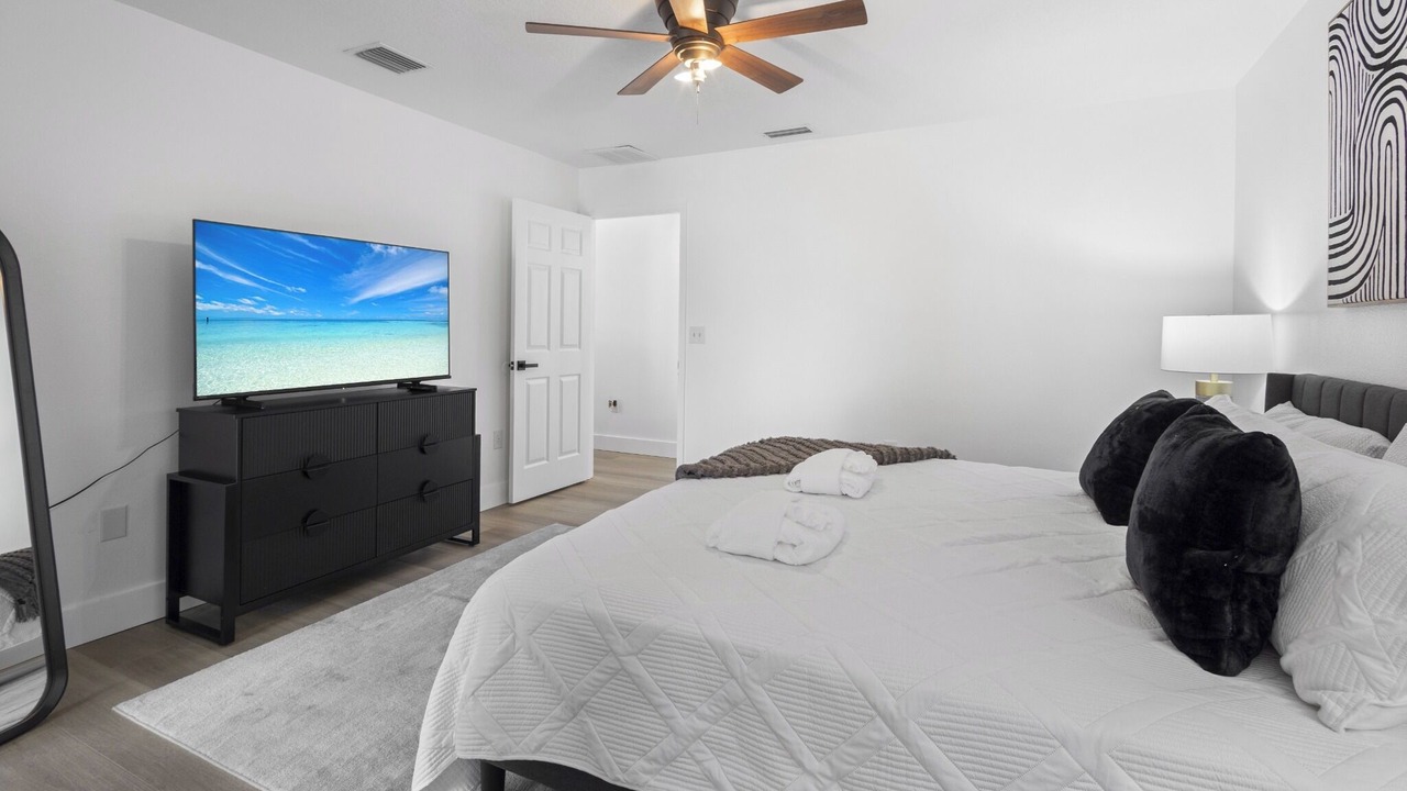 Photo of Bedroom in Gulf Gate Estates