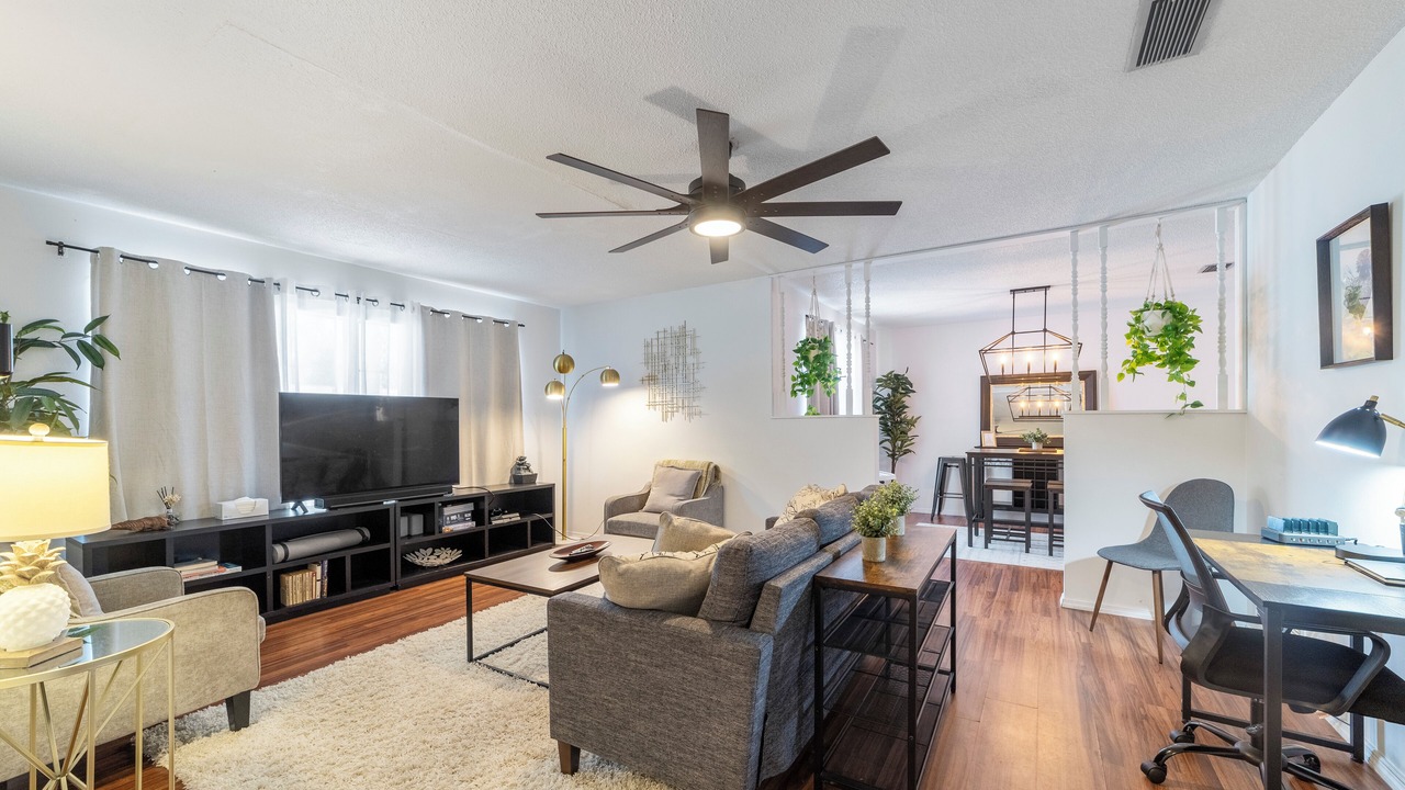 Photo of Livingroom in Gainesville
