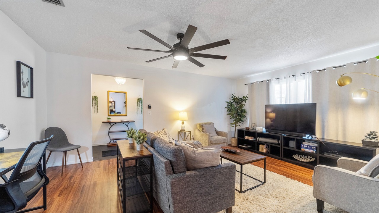 Photo of Livingroom in Gainesville