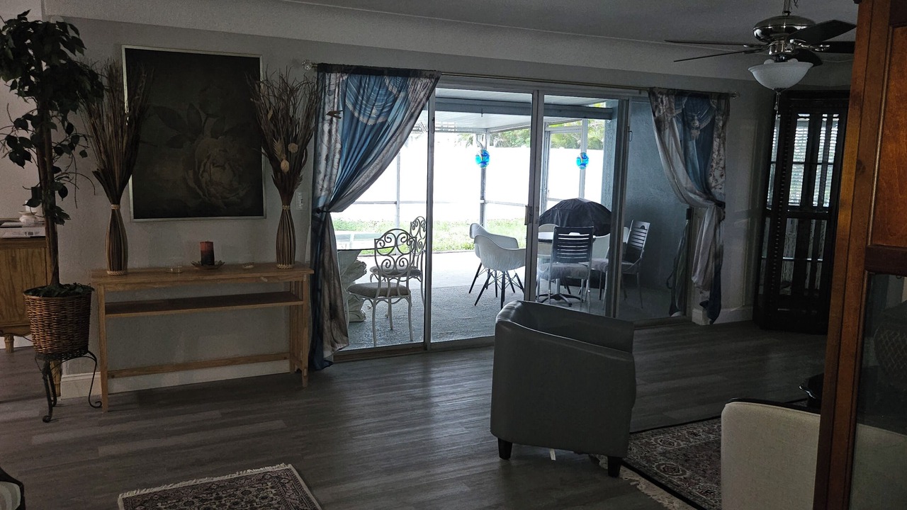 Photo of Livingroom in Hampton Homes