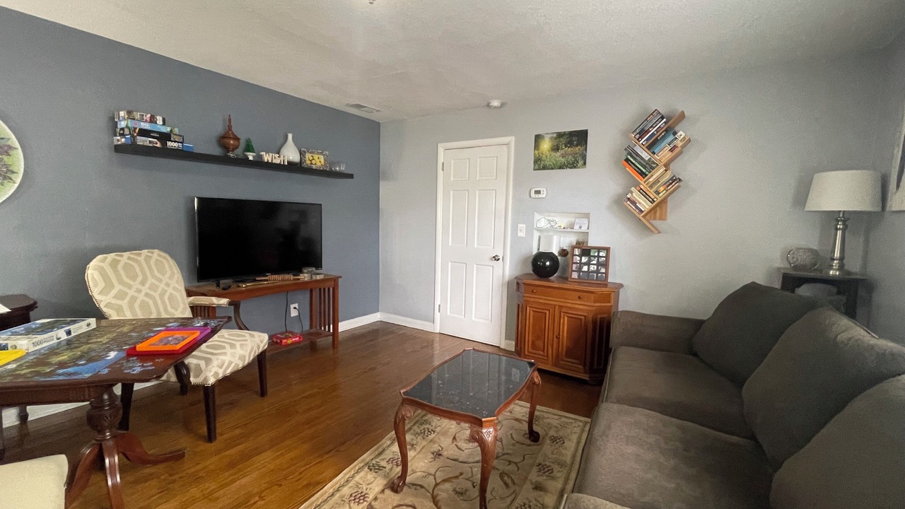 Photo of Livingroom in Jacksonville