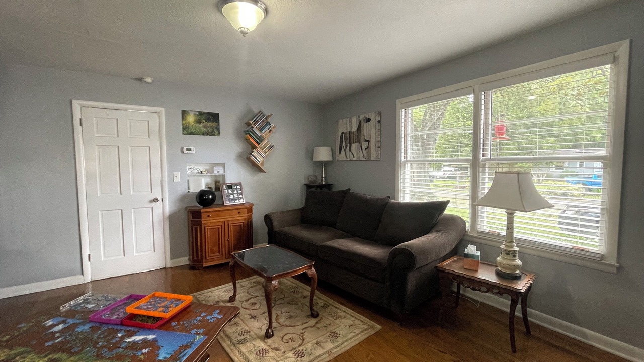 Photo of Livingroom in Jacksonville