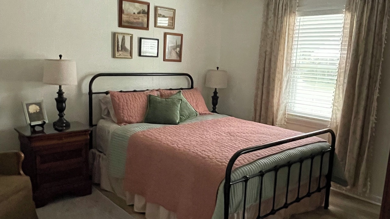 Photo of Bedroom in Coffee County