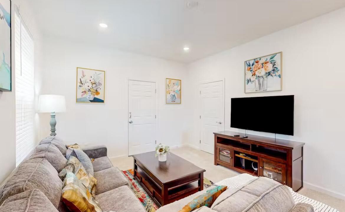 Photo of Livingroom in Davenport