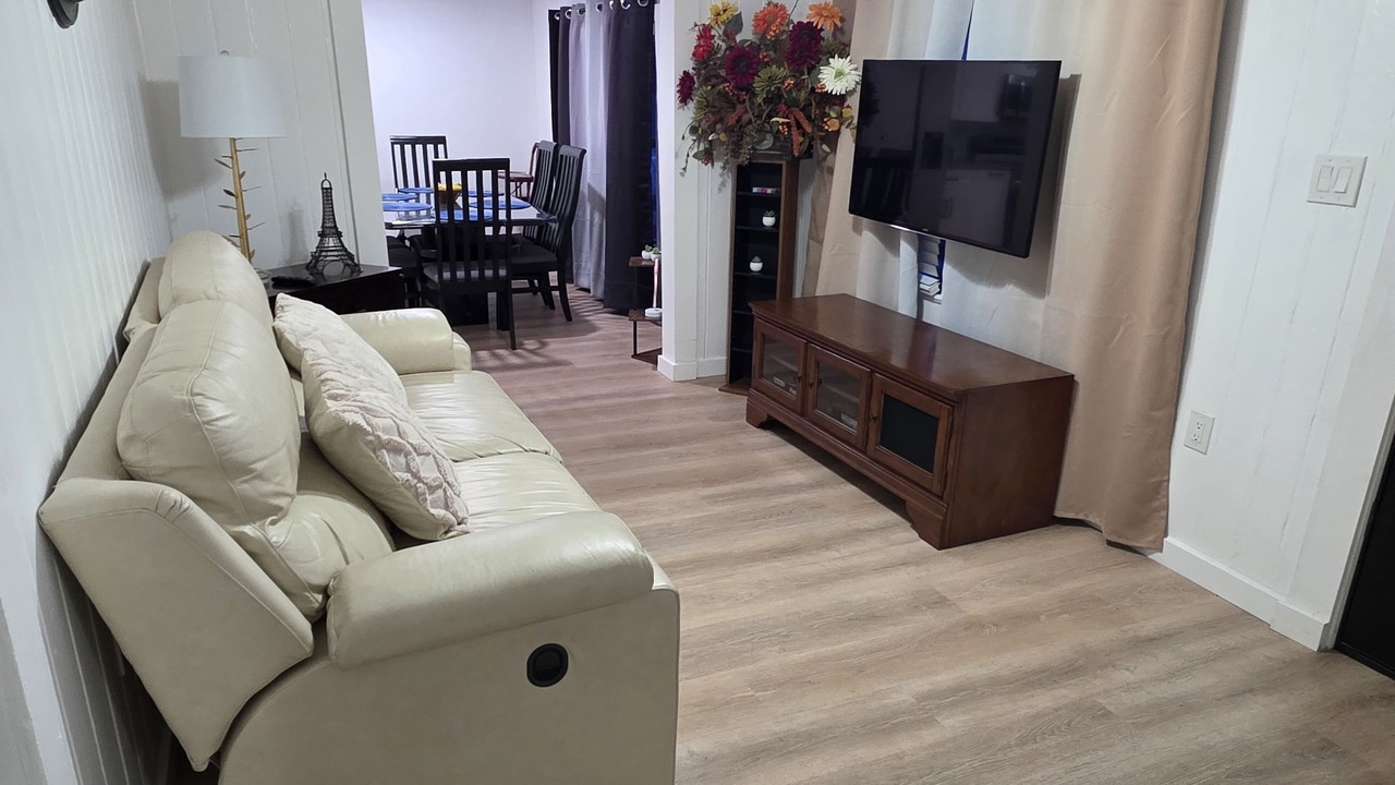 Photo of Livingroom in Bearss Plaza