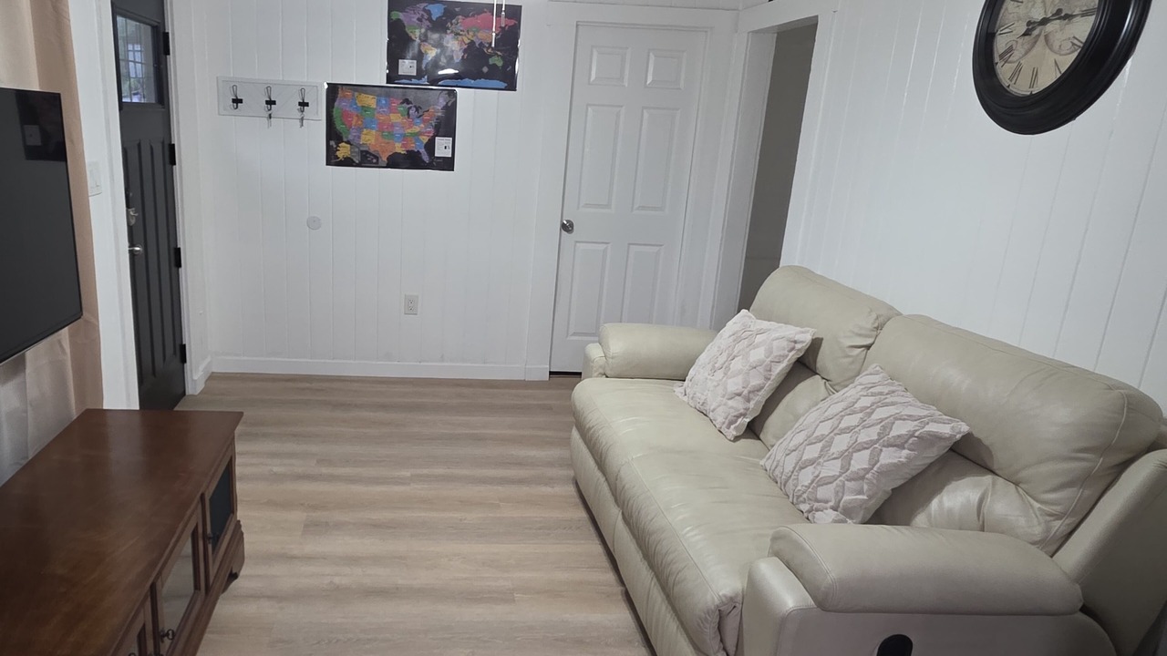 Photo of Livingroom in Bearss Plaza